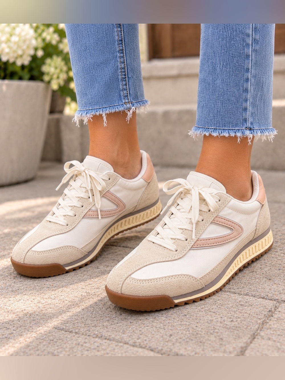 Tretorn Hailey Womens 8.5M Retro Jogger Sneakers Cream Pink Suede Leather Preppy